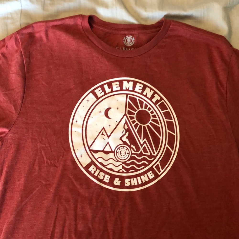 Element T-Shirt.